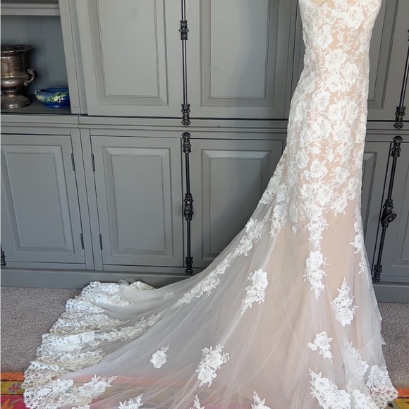 Signature White and Cream Floral Lace Wedding Dress - Picture 3 of 7